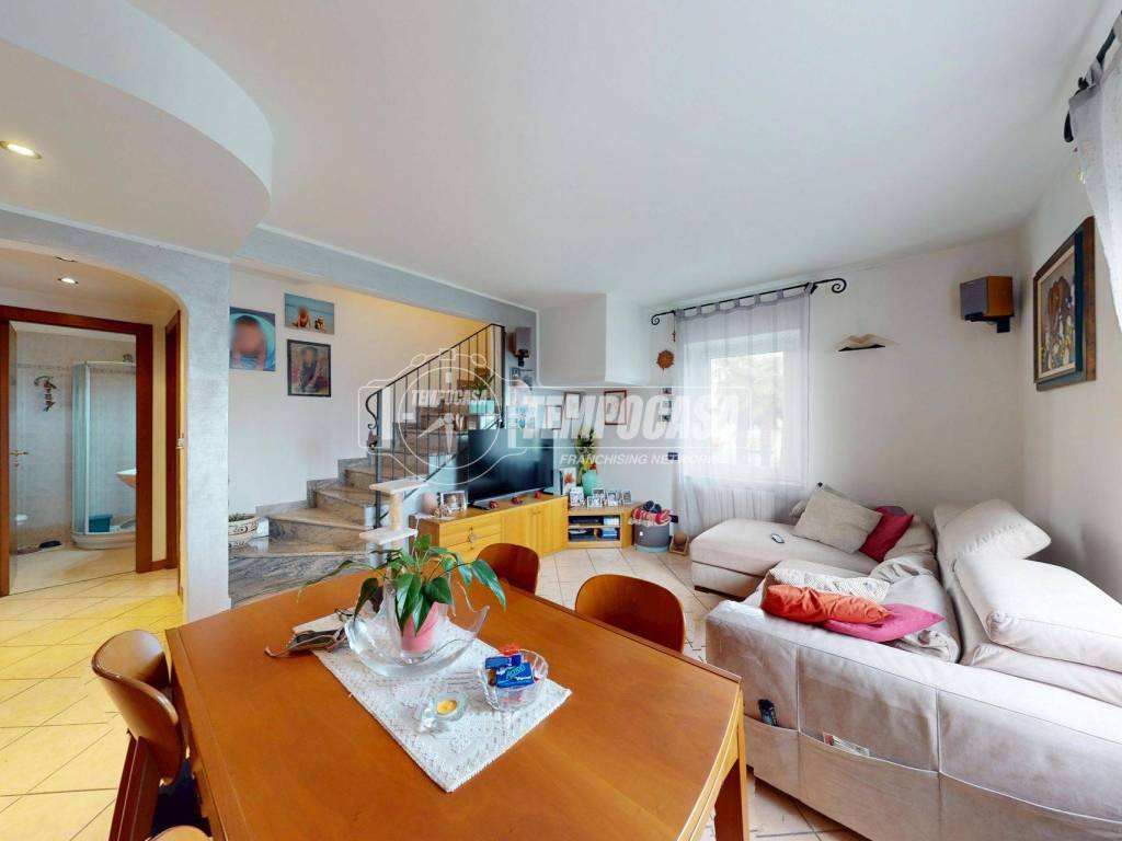 appartamento in vendita a Solbiate con Cagno in zona Cagno