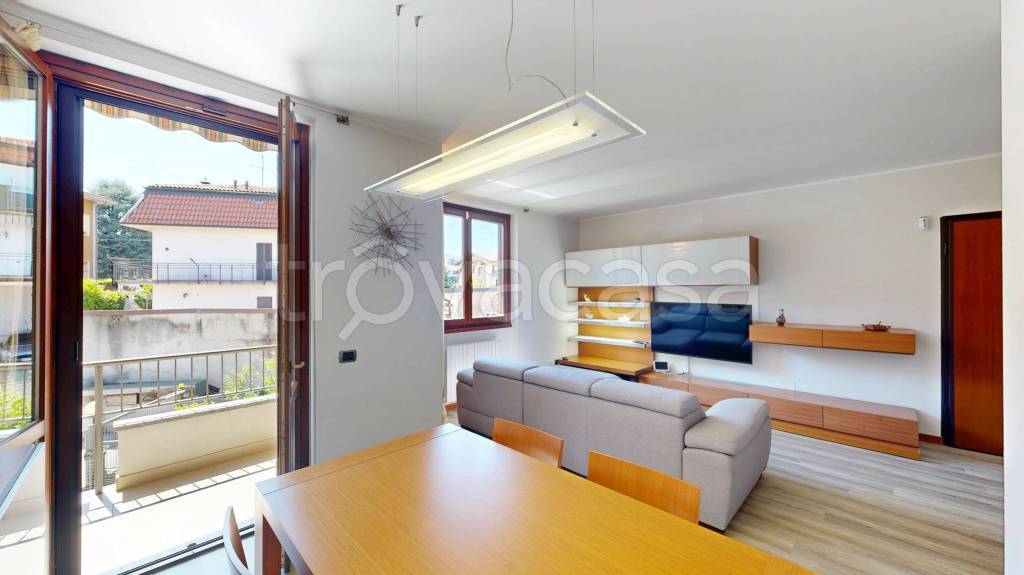 appartamento in vendita a Solbiate con Cagno