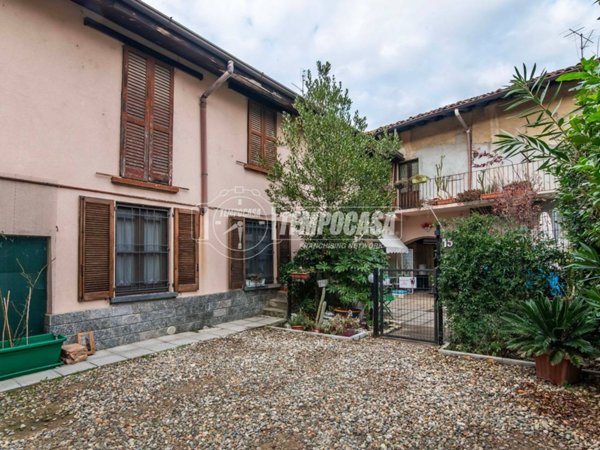 appartamento in vendita a Solbiate con Cagno in zona Solbiate