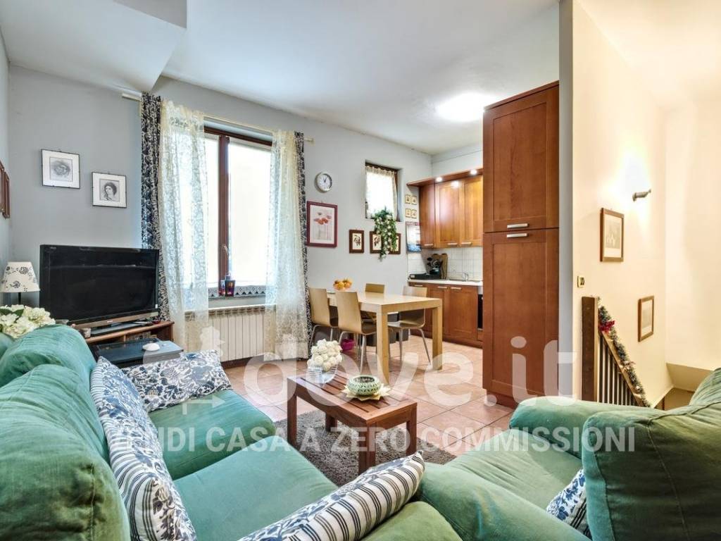 appartamento in vendita a Solbiate con Cagno in zona Solbiate