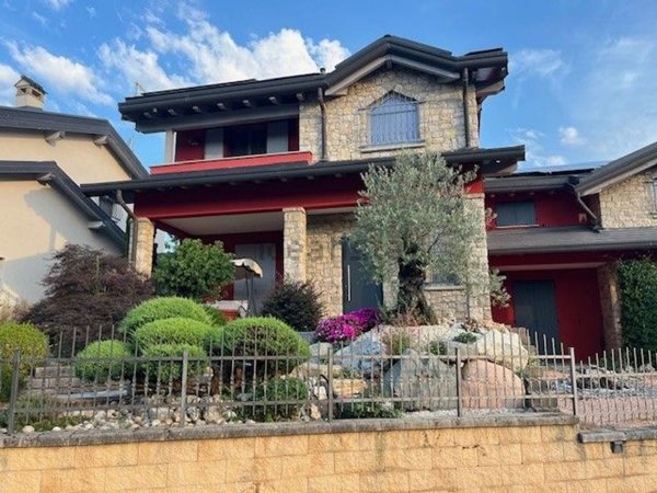 casa indipendente in vendita a Solbiate con Cagno