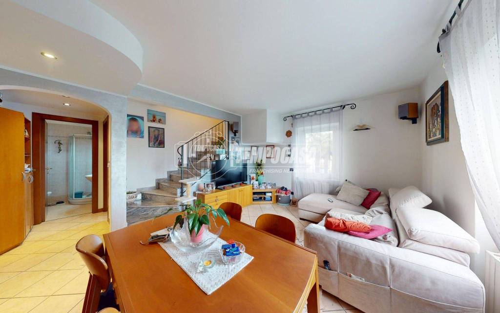 appartamento in vendita a Solbiate con Cagno in zona Cagno