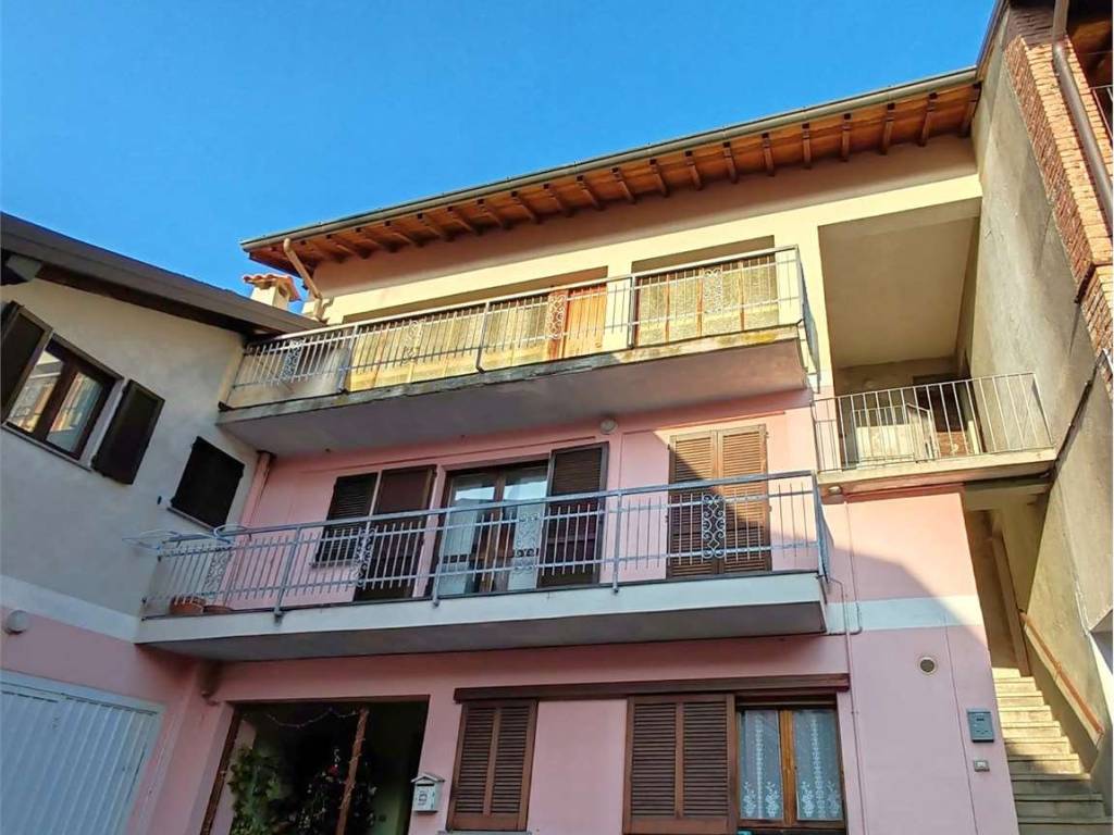 appartamento in vendita a Solbiate con Cagno in zona Cagno