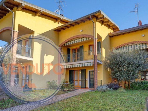 casa indipendente in vendita a Solbiate con Cagno in zona Solbiate