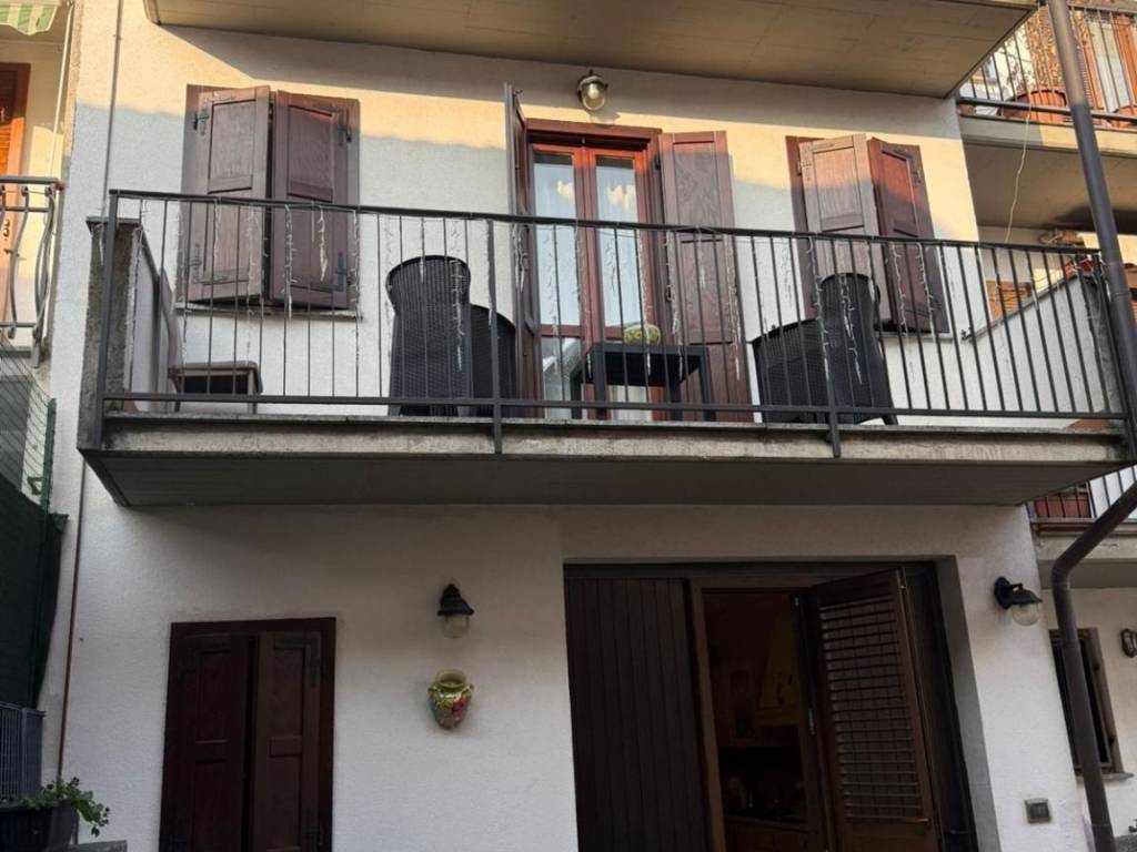 appartamento in vendita a Solbiate con Cagno in zona Solbiate