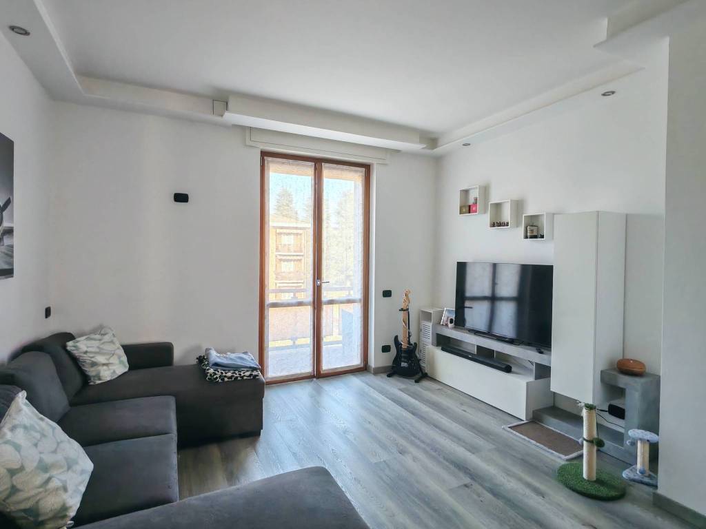 appartamento in vendita a Solbiate con Cagno in zona Solbiate