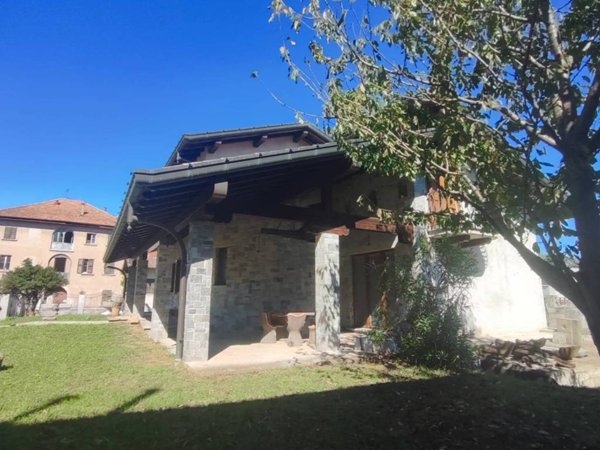 casa indipendente in vendita a Solbiate con Cagno in zona Solbiate