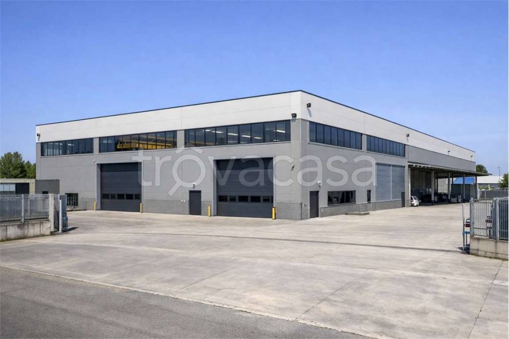 locale commerciale in vendita a Solbiate con Cagno