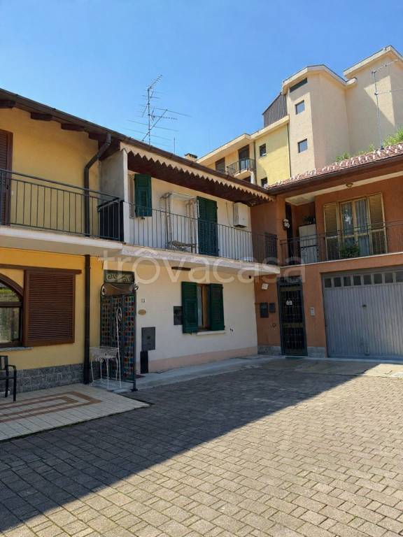 appartamento in vendita a Solbiate con Cagno