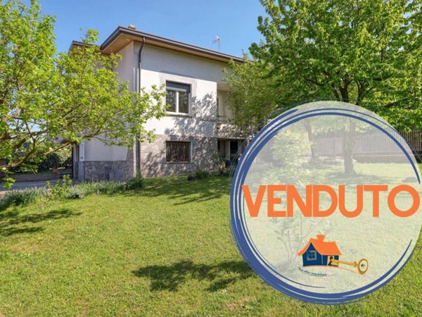 casa indipendente in vendita a Solbiate con Cagno in zona Solbiate
