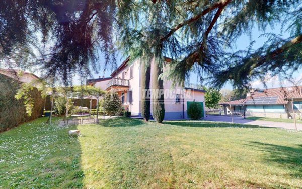casa indipendente in vendita a Solbiate con Cagno in zona Solbiate