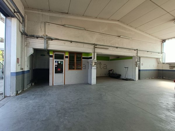 ufficio in vendita a Solbiate con Cagno in zona Cagno