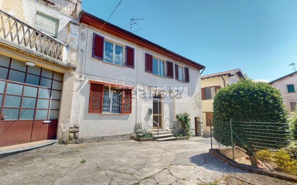 casa indipendente in vendita a Solbiate con Cagno in zona Cagno