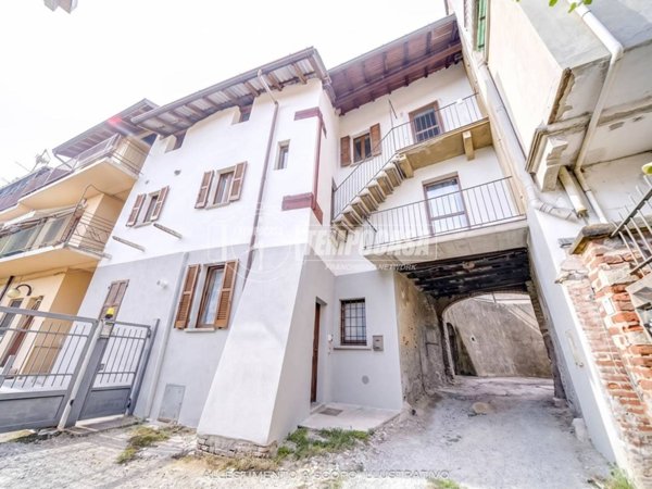 casa indipendente in vendita a Solbiate con Cagno in zona Solbiate
