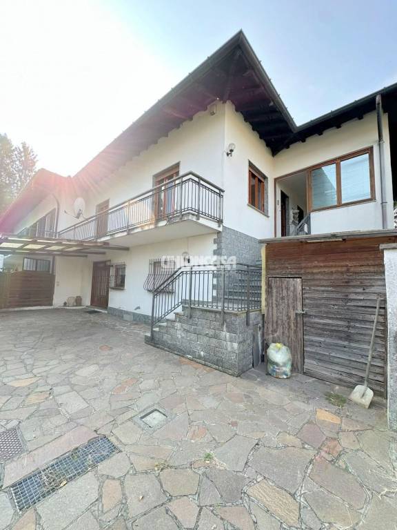 casa indipendente in vendita a Solbiate con Cagno in zona Solbiate