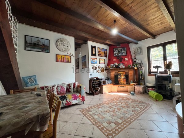 appartamento in vendita ad Uggiate con Ronago