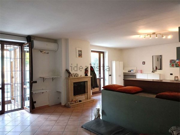 appartamento in vendita ad Uggiate con Ronago