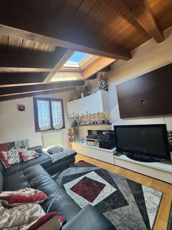appartamento in vendita ad Uggiate con Ronago