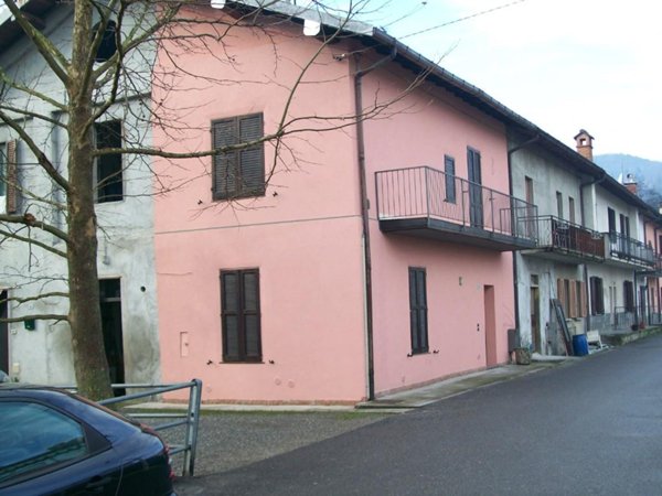 appartamento in vendita ad Uggiate con Ronago