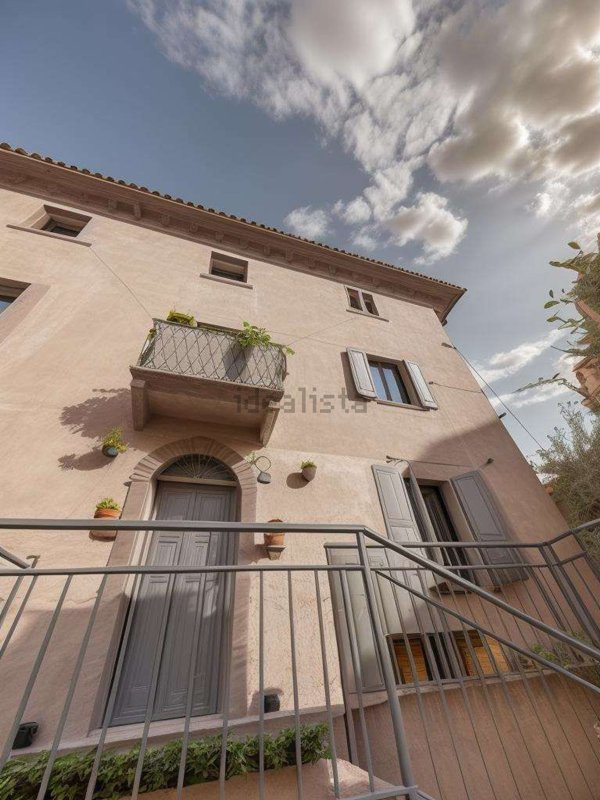 esavano in vendita ad Uggiate con Ronago in zona Uggiate-Trevano