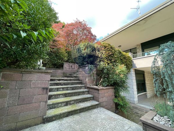 casa indipendente in vendita ad Uggiate con Ronago