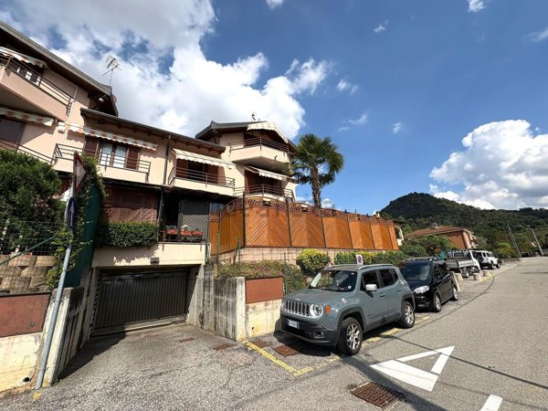 casa indipendente in vendita ad Uggiate con Ronago