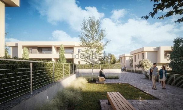 appartamento in vendita ad Uggiate con Ronago in zona Uggiate