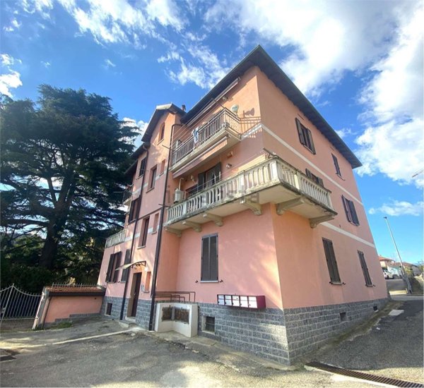 appartamento in vendita ad Uggiate con Ronago