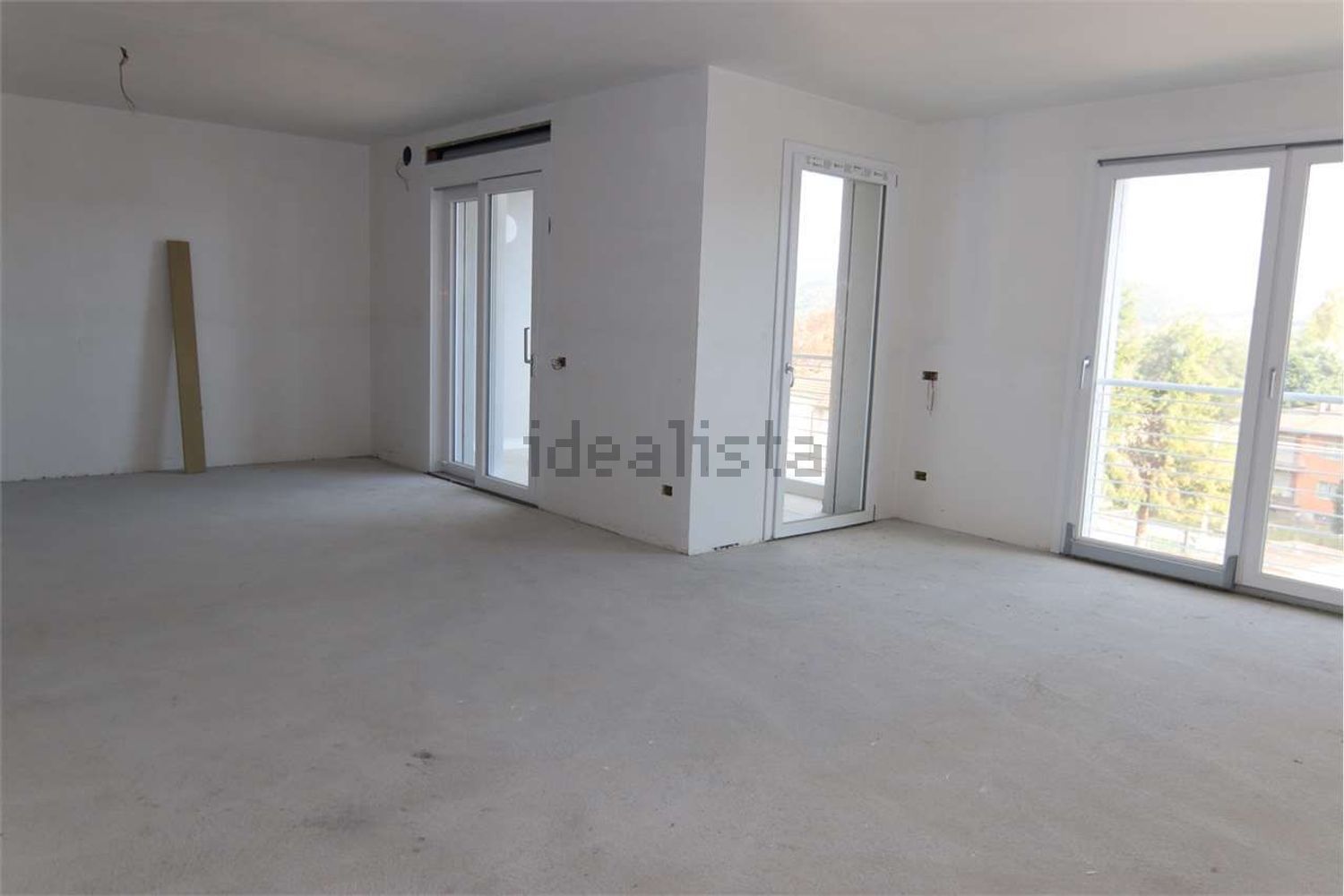 appartamento in vendita ad Uggiate con Ronago