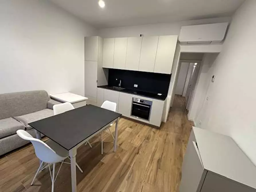 appartamento in vendita ad Uggiate con Ronago in zona Uggiate-Trevano