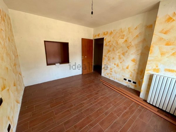 appartamento in vendita ad Uggiate con Ronago in zona Uggiate-Trevano