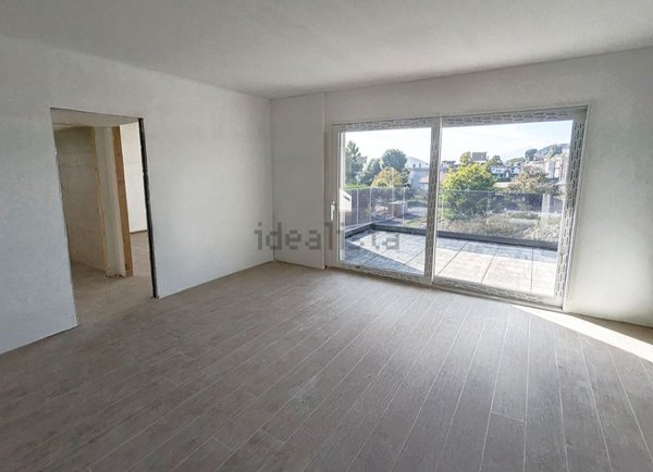 appartamento in vendita ad Uggiate con Ronago