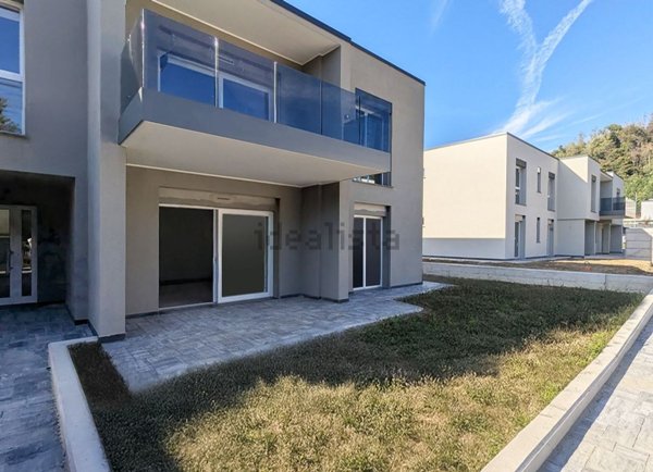 appartamento in vendita ad Uggiate con Ronago