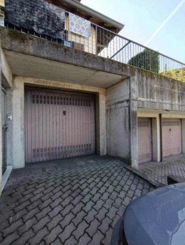 appartamento in vendita ad Uggiate con Ronago