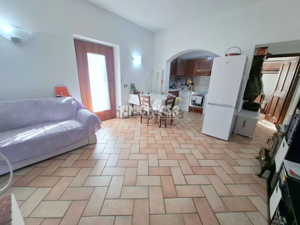 appartamento in vendita ad Uggiate con Ronago