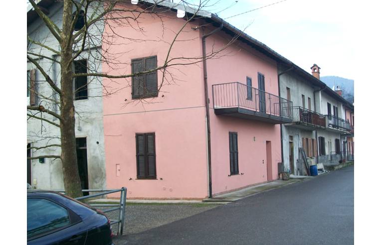 appartamento in vendita ad Uggiate con Ronago