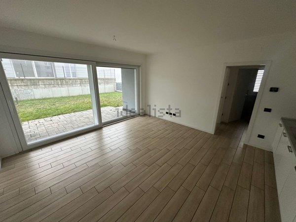 appartamento in vendita ad Uggiate con Ronago