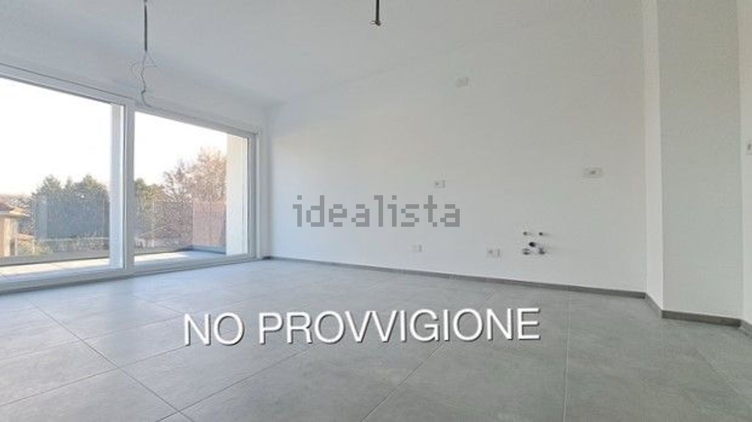 appartamento in vendita ad Uggiate con Ronago in zona Uggiate