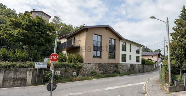 appartamento in vendita ad Uggiate con Ronago