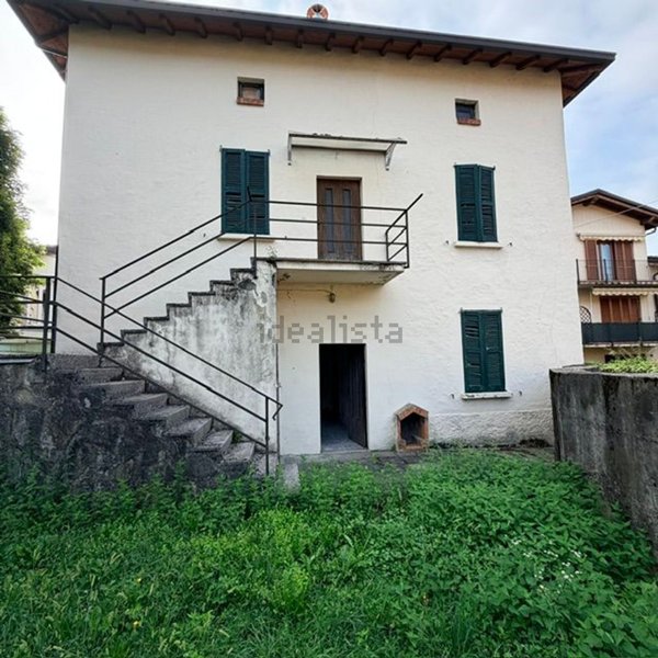 appartamento in vendita ad Uggiate con Ronago in zona Trevano