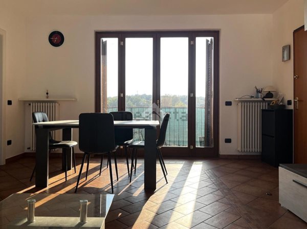 appartamento in vendita ad Uggiate con Ronago in zona Uggiate