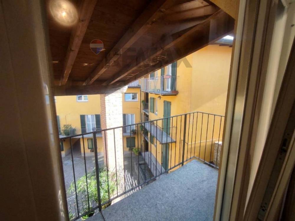 appartamento in vendita ad Uggiate con Ronago