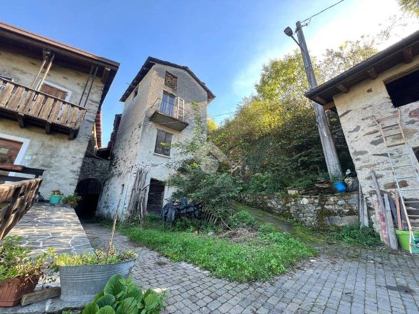 casa indipendente in vendita ad Albosaggia in zona Moia