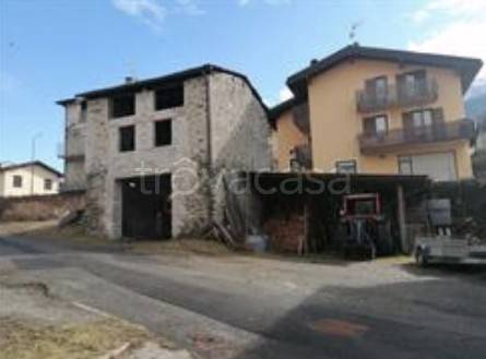 locale commerciale in vendita ad Albosaggia