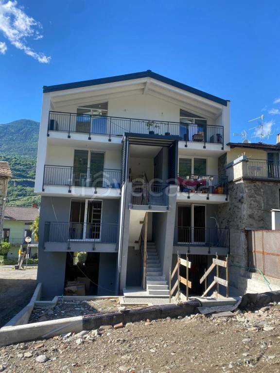 casa indipendente in vendita ad Albosaggia in zona Porto