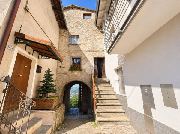 casa indipendente in vendita ad Albosaggia in zona Moia