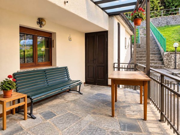casa indipendente in vendita ad Albosaggia in zona Moia