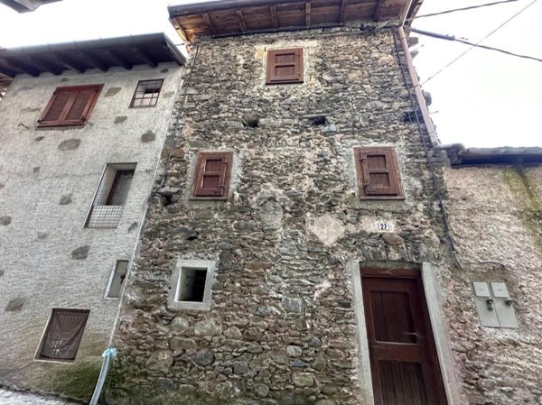 casa semindipendente in vendita ad Andalo Valtellino