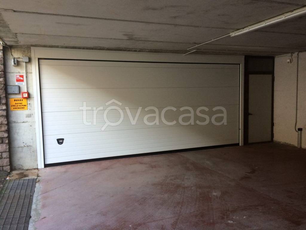 locale commerciale in vendita ad Aprica