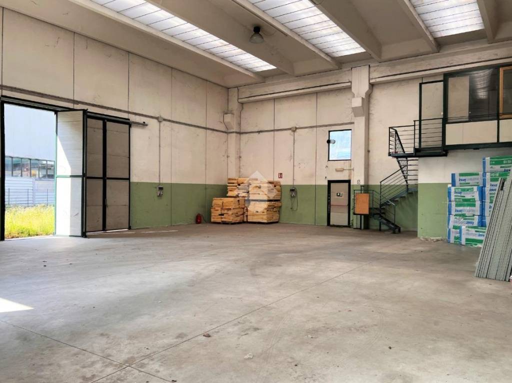 ufficio in vendita ad Ardenno